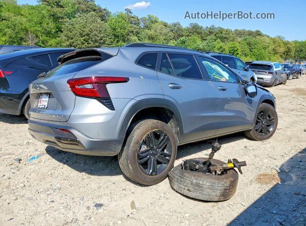 KL77LKEP6SC128247 2025 CHEVROLET TRAX Gray Trasero derecho