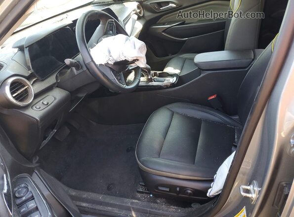 KL77LKEP6SC128247 2025 CHEVROLET TRAX Gray Vista interior delantera