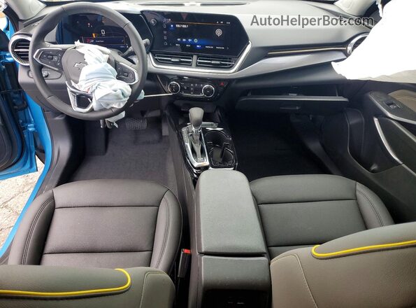 KL77LKEP6TC062901 2026 CHEVROLET TRAX Blue Vista del salpicadero