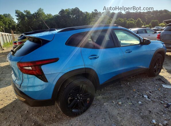 KL77LKEP8SC077723 2025 CHEVROLET TRAX Blue Trasero derecho