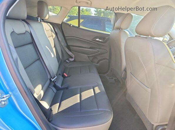 KL77LKEP8SC077723 2025 CHEVROLET TRAX Blue Vista interior trasera