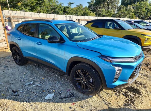 KL77LKEP8SC077723 2025 CHEVROLET TRAX Blue Delantero derecho