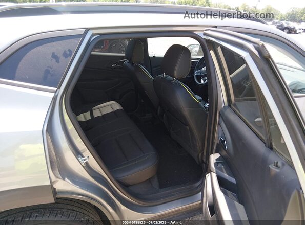 KL77LKEP8SC138942 2025 CHEVROLET TRAX Silver Widok naklejki z numerem VIN