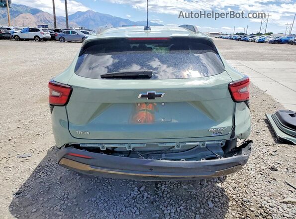 KL77LKEP8SC215521 2025 CHEVROLET TRAX Green Widok z tyłu