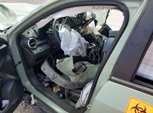 KL77LKEP8SC215521 2025 CHEVROLET TRAX Green Widok deski rozdzielczej