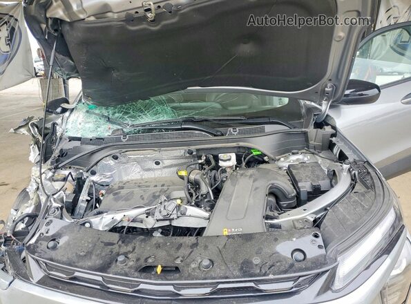 KL77LKEP8TC000402 2026 CHEVROLET TRAX Silver Սալոնի հետևի տեսք