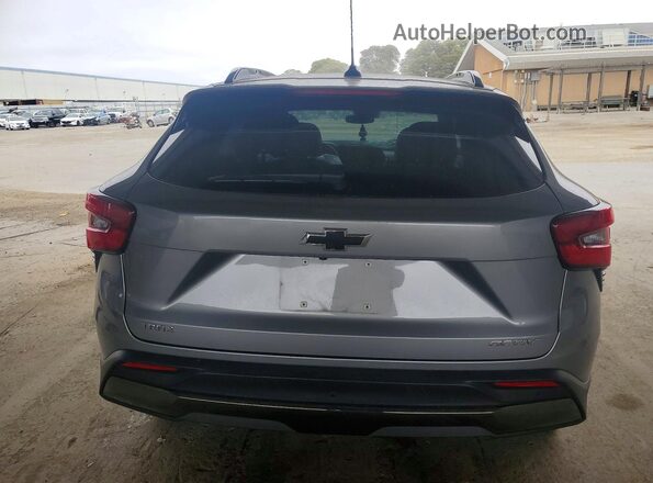 KL77LKEP8TC000402 2026 CHEVROLET TRAX Silver Հետևի տեսք