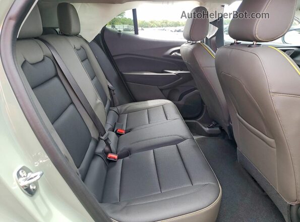 KL77LKEP8TC132804 2026 CHEVROLET TRAX Green Vista interior trasera