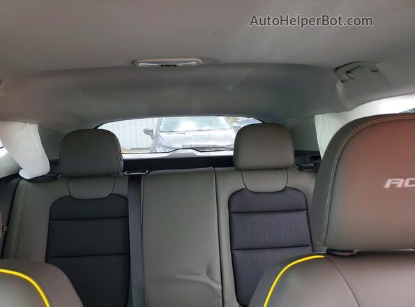 KL77LKEP8TC132804 2026 CHEVROLET TRAX Green Vista de los asientos traseros