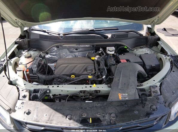 KL77LKEP9SC027123 2025 CHEVROLET TRAX Зеленый Вид сзади