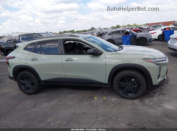KL77LKEP9SC027123 2025 CHEVROLET TRAX Зеленый Вид задней части салона