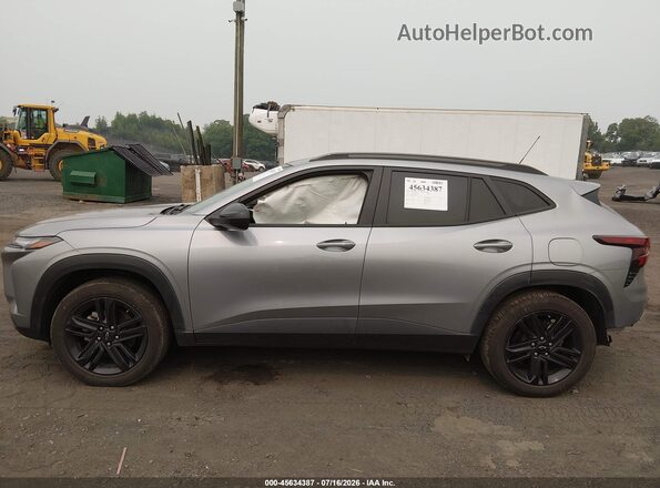 KL77LKEP9SC056525 2025 CHEVROLET TRAX Gray Vista interior de 360 grados