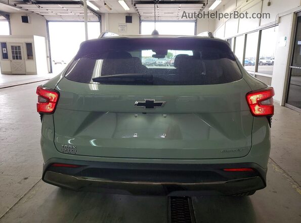 KL77LKEPXSC103111 2025 CHEVROLET TRAX Green Вид ззаду