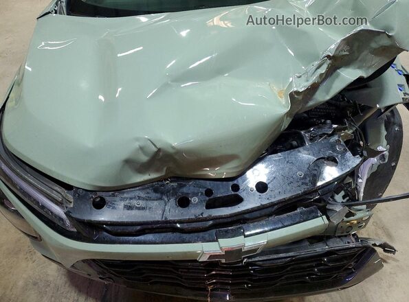 KL77LKEPXSC208215 2025 CHEVROLET TRAX Green ძრავის განყოფილების ხედი