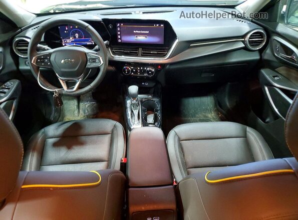 KL77LKEPXSC208215 2025 CHEVROLET TRAX Green წინა პანელის ხედი