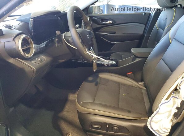 KL77LKEPXTC054607 2026 CHEVROLET TRAX Черный Вид салона спереди