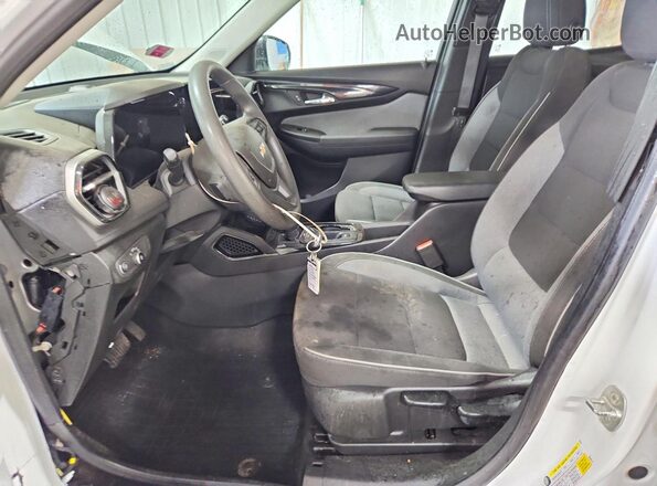 KL79MMS26RB065158 2024 CHEVROLET TRAILBLAZER White Սալոնի դիմացի տեսք