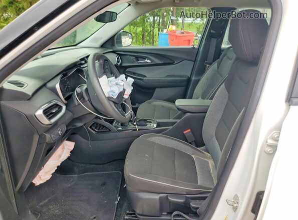 KL79MMS2XPB105061 2023 CHEVROLET TRAILBLAZER White Vista interior delantera