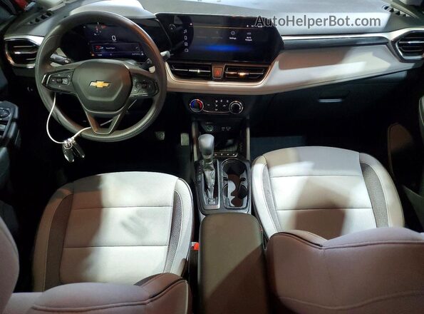 KL79MMSL7SB142778 2025 CHEVROLET TRAILBLAZER Red Dashboard view