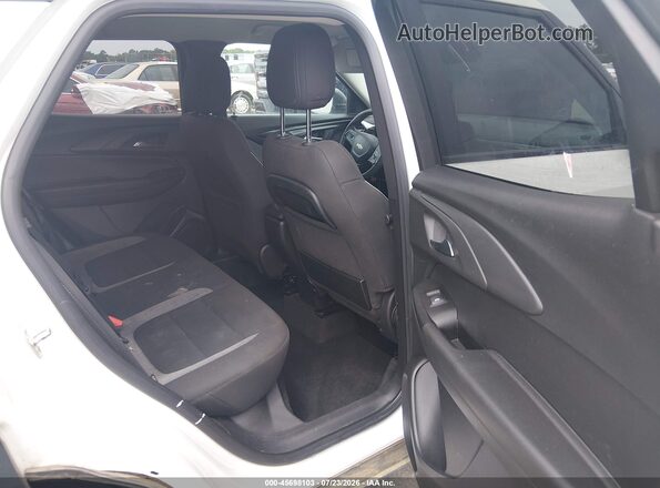 KL79MMSLXRB132448 2024 CHEVROLET TRAILBLAZER White Widok naklejki z numerem VIN