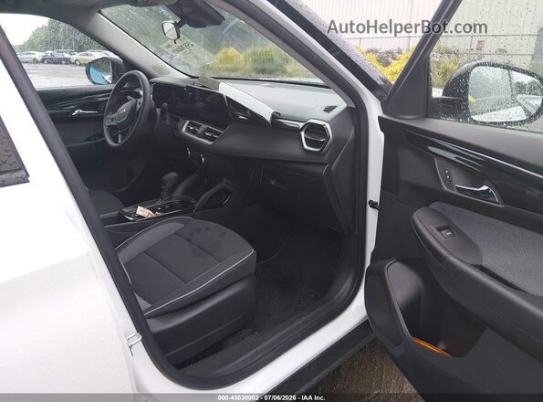 KL79MMSP6SB016155 2025 CHEVROLET TRAILBLAZER Белый Вид салона спереди