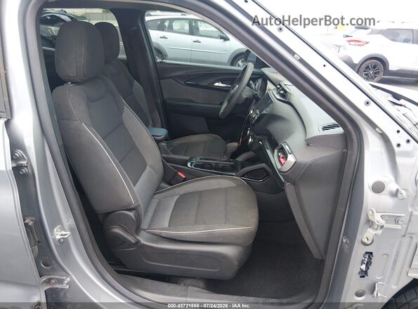 KL79MNSLXPB195665 2023 CHEVROLET TRAILBLAZER Silver Widok wnętrza z przodu