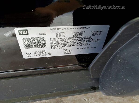 KL79MPS22PB207522 2023 CHEVROLET TRAILBLAZER Black Widok naklejki z numerem VIN