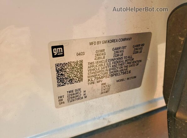 KL79MPS29PB179816 2023 CHEVROLET TRAILBLAZER White Widok naklejki z numerem VIN