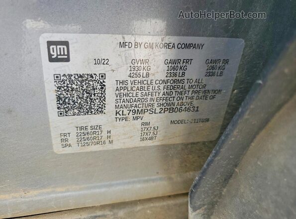 KL79MPSL2PB064631 2023 CHEVROLET TRAILBLAZER Silver ძრავის განყოფილების ხედი