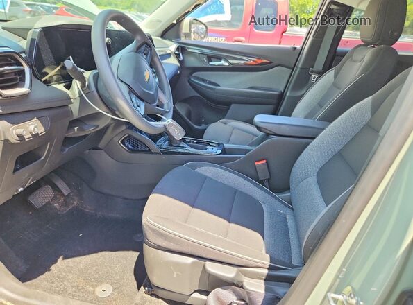 KL79MPSL2TB012801 2026 CHEVROLET TRAILBLAZER Green Вид салону спереду