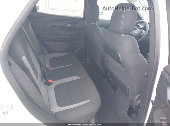KL79MPSL3TB093534 2026 CHEVROLET TRAILBLAZER White Widok naklejki z numerem VIN