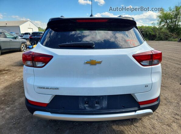 KL79MPSL4NB076955 2022 CHEVROLET TRAILBLAZER White Widok z tyłu