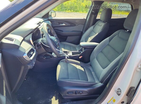 KL79MPSL4NB076955 2022 CHEVROLET TRAILBLAZER White Widok wnętrza z przodu