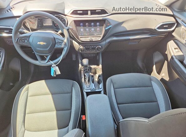 KL79MPSL4PB065084 2023 CHEVROLET TRAILBLAZER Silver Widok deski rozdzielczej