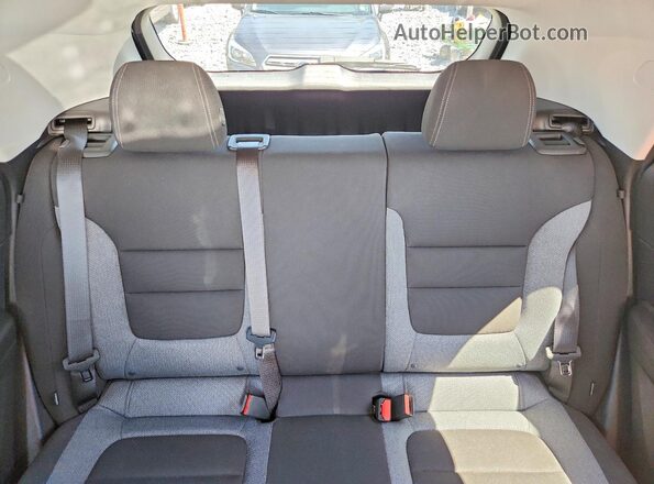 KL79MPSL4PB065084 2023 CHEVROLET TRAILBLAZER Silver Widok tylnych siedzeń