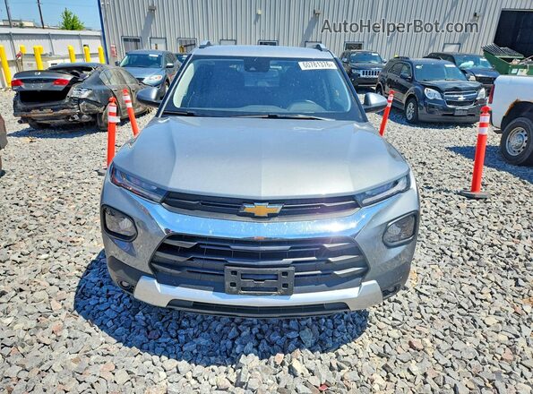 KL79MPSL4PB065084 2023 CHEVROLET TRAILBLAZER Silver Widok z przodu