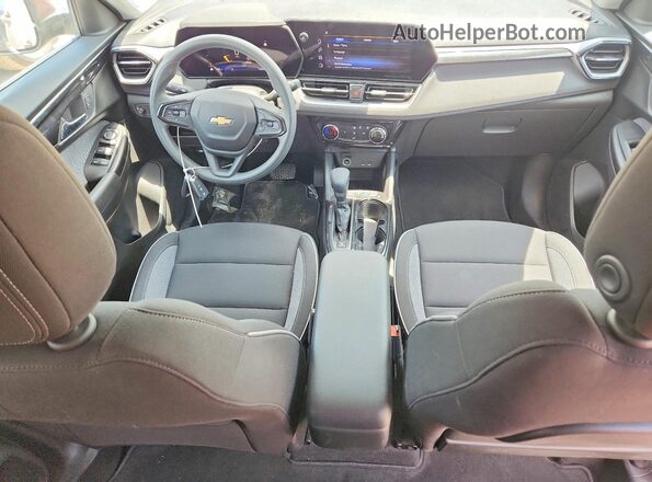 KL79MPSL7RB169829 2024 CHEVROLET TRAILBLAZER Красный Вид панели приборов