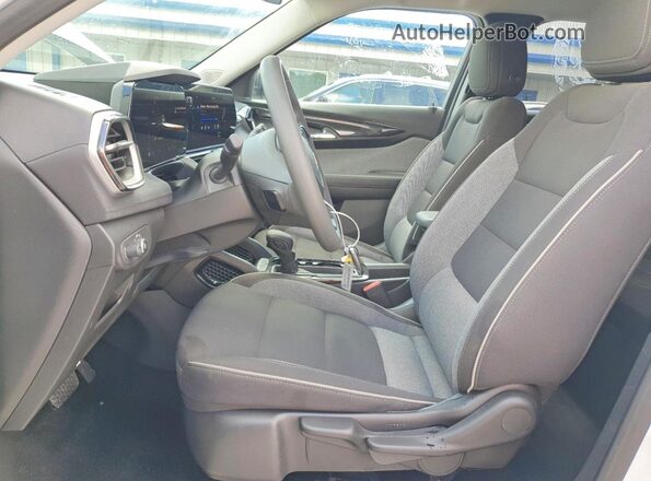 KL79MPSL7TB107287 2026 CHEVROLET TRAILBLAZER White Вид салону спереду