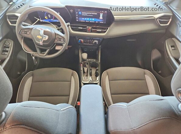 KL79MPSL8TB212064 2026 CHEVROLET TRAILBLAZER Silver წინა პანელის ხედი