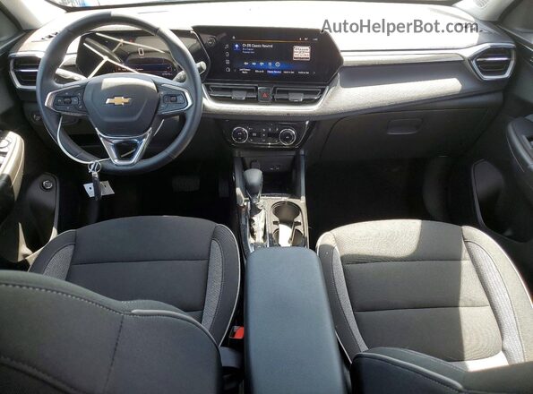 KL79MPSP4SB077151 2025 CHEVROLET TRAILBLAZER Серебряный Вид панели приборов