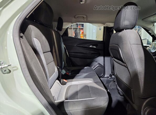 KL79MRSL3TB111459 2026 CHEVROLET TRAILBLAZER Green Widok wnętrza z tyłu