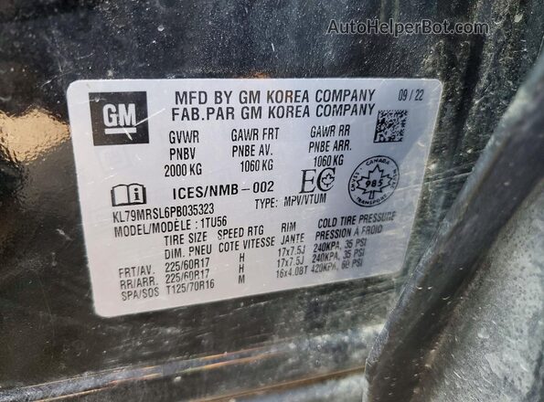 KL79MRSL6PB035323 2023 CHEVROLET TRAILBLAZER Black Widok naklejki z numerem VIN