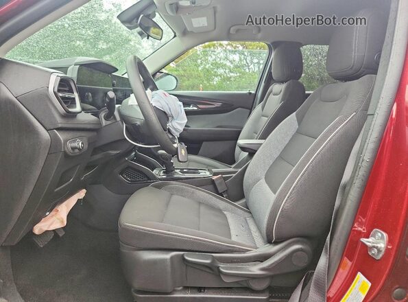 KL79MRSL6SB043429 2025 CHEVROLET TRAILBLAZER Красный Вид салона спереди