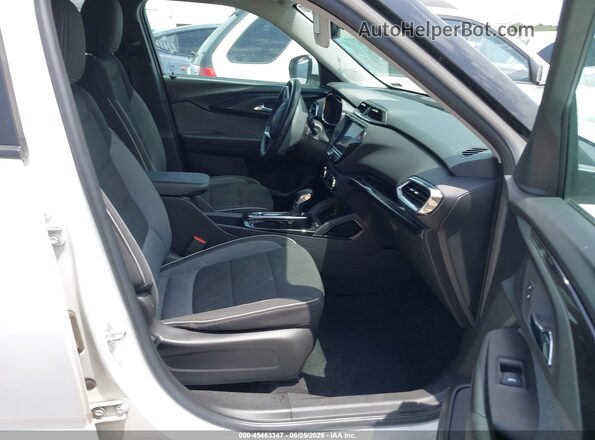 KL79MRSL8PB038739 2023 CHEVROLET TRAILBLAZER Белый Вид салона спереди