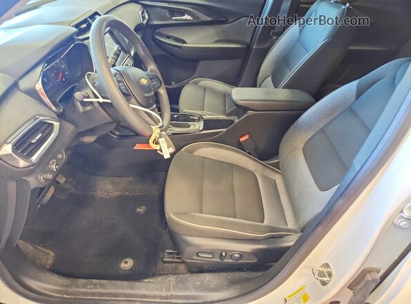 KL79MRSL9NB101375 2022 CHEVROLET TRAILBLAZER White Widok wnętrza z przodu