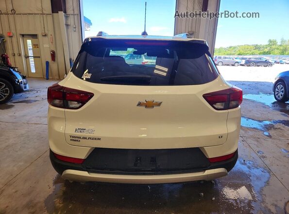 KL79MRSL9NB101375 2022 CHEVROLET TRAILBLAZER White Widok z tyłu