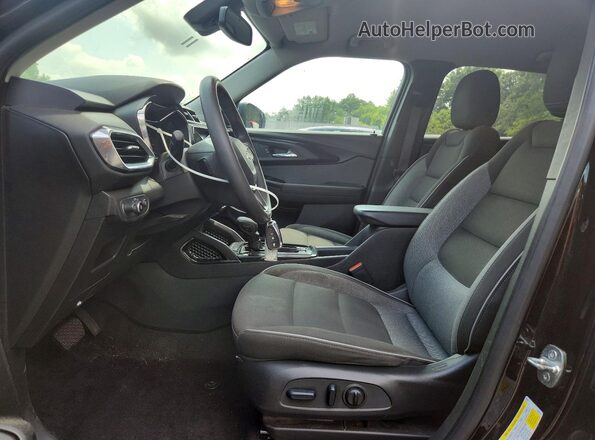 KL79MRSL9PB068297 2023 CHEVROLET TRAILBLAZER Черный Вид салона спереди