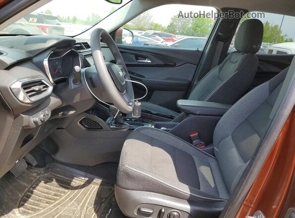 KL79MRSLXMB014891 2021 CHEVROLET TRAILBLAZER Brown Vista interior delantera