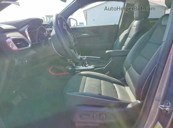 KL79MTSL1PB115139 2023 CHEVROLET TRAILBLAZER Gray წინა სალონის ხედი