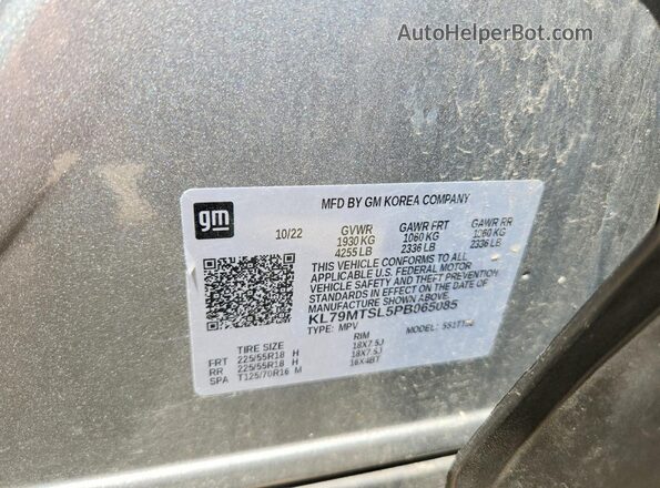 KL79MTSL5PB065085 2023 CHEVROLET TRAILBLAZER Silver ძრავის განყოფილების ხედი